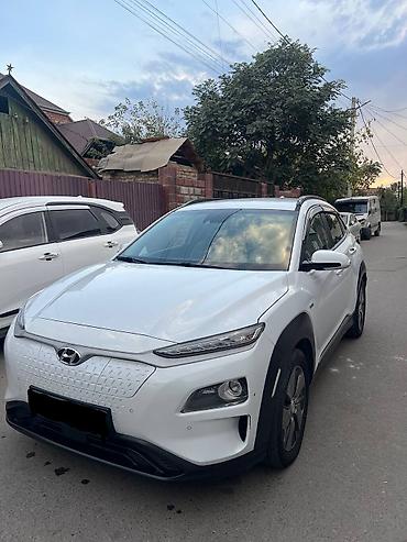 Продажа авто: Hyundai Kona: 2018 г., Робот, Электромобиль, Кроссовер — 2