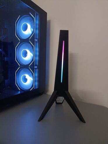 kompüter: Nausnik Stendi(2 x usb 3.0)(1 aux port)(4 fərqli rgb rejimlər)