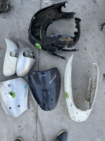 Скутеры: Различные оригинальные запчасти для скутеров Honda Dio и Suzuki. В — 3