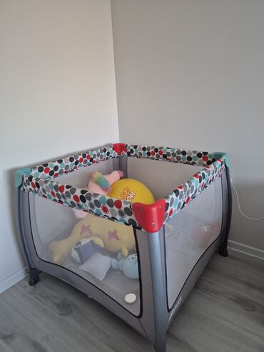 bebi oprema gornji milanovac: Ketrec za bebe, ocuvan. Nalazi se u Zrenjaninu, lično preuzimanje