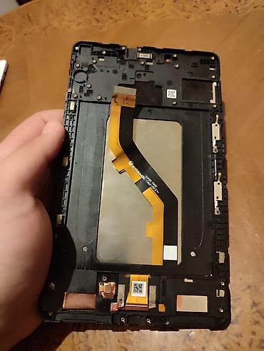Samsung: Samsung tab A 2019 EKRANI. Ekran işləyir,sadəcə şüşəsi qırığdı. Başqa — 2