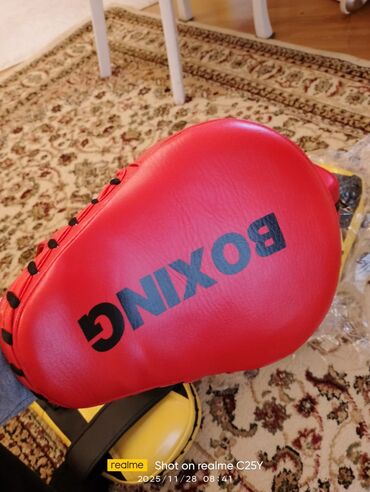 Boks aparatları: Boks və döyüş idmanı üçün məşq dəsti. Tərkib: - Dəqiq hədəf almaq — 4