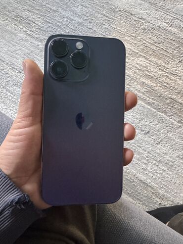 кол саат телефон: IPhone 15 Pro, Колдонулган, 256 ГБ, Black Titanium, Кабель, 100 %