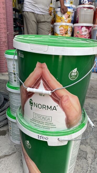 краска для потолка: Акриловая краска Norma Stronga предназначена для окрашивания стен и