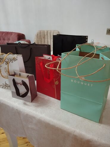 Digər: Kutu sumkaları 6 edər hamsı bir yerdə 5 azn — 8