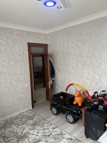 Uzunmüddətli kirayə evlər: 78 kv. m, 3 otaqlı, İşıq, Kanalizasiya, Kombi -da lalafo.az — 27 Uzunmüddətli kirayə evlər: 78 kv. m, 3 otaqlı, İşıq, Kanalizasiya, Kombi — 27