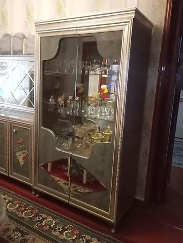 otağ qapısı: Klassik üslubda qonaq otağı mebel dəsti Tərkibi: - 2 ədəd şüşə — 1