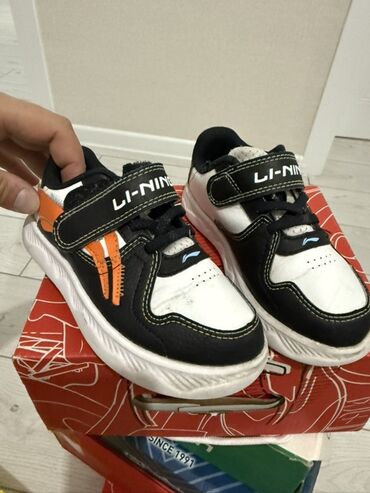 Детская обувь: Детская обувь 1 детские утепленные Кросовки. Красивые состояние — 4