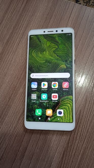 кожаные чехлы: Redmi, Redmi S2, Колдонулган, 32 ГБ, түсү - Ак, 2 SIM
