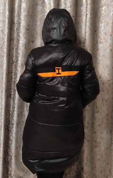 Paltolar: Məhsul 1: Qadınlar üçün qışlıq puffer palto - Rəng: qara, ön hissədə — 2