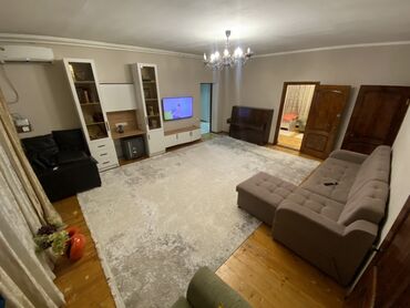 пишпек рабочий городок: 120 м², 4 комнаты, Утепленный, Бронированные двери, Кондиционер