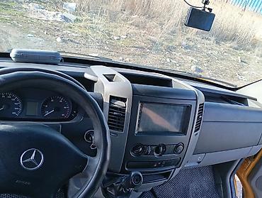 Mercedes-Benz Sprinter (длинная база, высокий крыша) — желтый фургон
