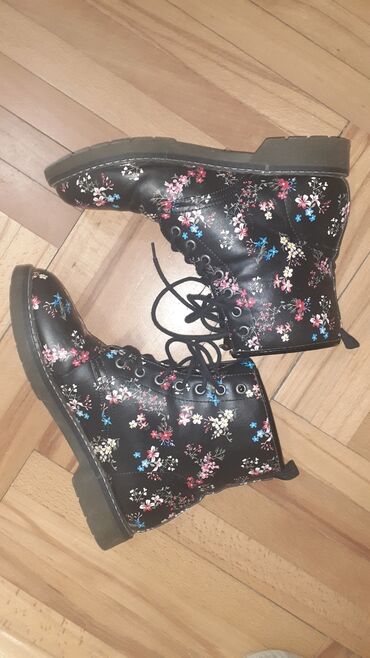 Gležnjače: Gležnjače, 39 — 3