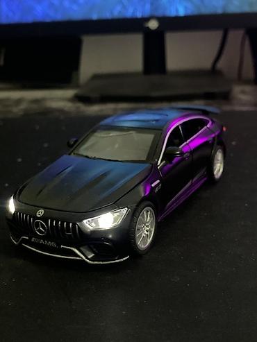 Искусство и коллекционирование: Металлическая модель автомобиля Mercedes-AMG GT 63S - Масштаб — 1