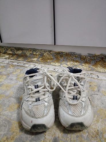 Личные вещи: Мужские кроссовки, 34, New Balance, Б/у, цвет - Белый, Самовывоз — 2