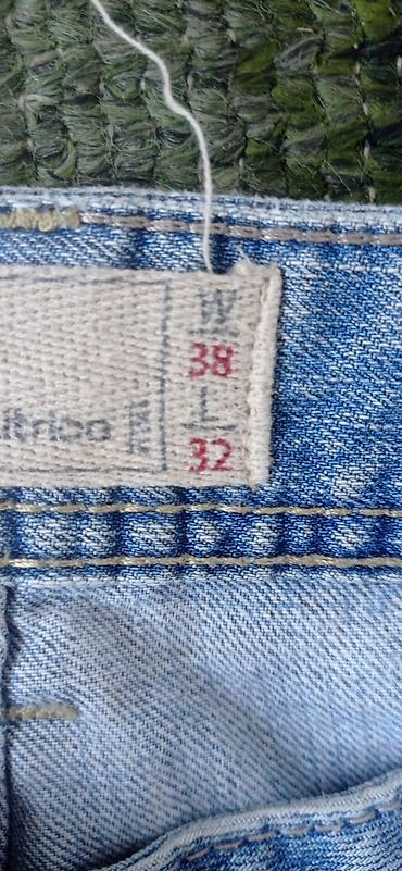 жынсы: Мужские джинсы светло‑голубого цвета.размер 38,длина 97 см - Посадка — 3