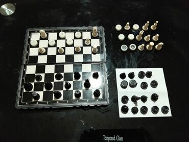 tek qas qizil uzukler: Moskvadan alınıb