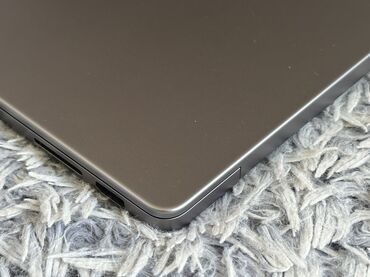 Apple: Apple M3, 8 GB OZU, 14 " — 10