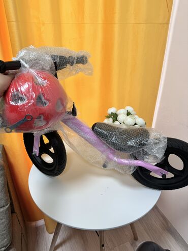 купить велосипед для ребенка 4 года: Беговел есть 4 расцветки 
4000сом