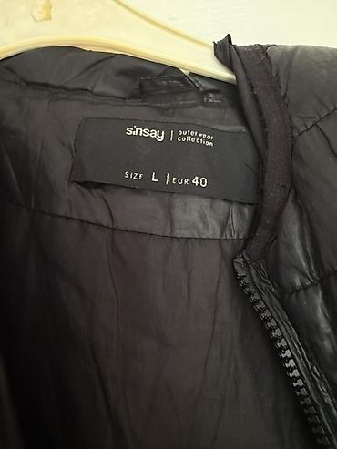 shell jakne: Sinsay ženska jakna sa kapuljačom – model iz Outerwear Collection. - — 2