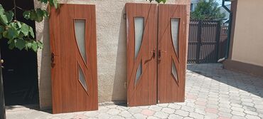 дверь от дома: Продаю двери Б/у без короба 0.80см -5 шт 
0.60 - 2шт . по 1000 сом