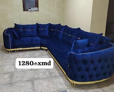 kukna mebli: Künc divanı – dərin göy rəngli, yumşaq məxmər üzlük, qızılı rəng — 1