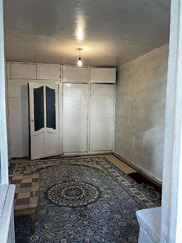 с подселениеи: 1 комната, 15 м², Ошский мкр., Общежитие, 2 этаж — 2