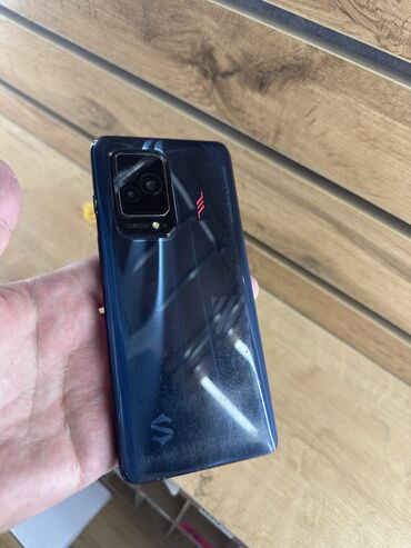 телео: Blackberry Q5, Колдонулган, 128 ГБ, түсү - Күрөң, 1 SIM, 2 SIM