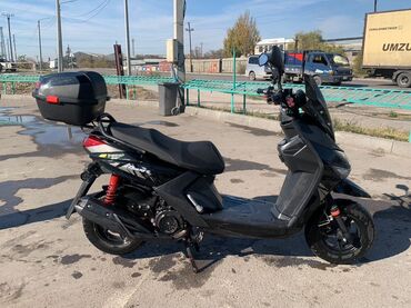 мотоцикл боббер: Тип скутера 150 куб. см, Бензин, Б/у