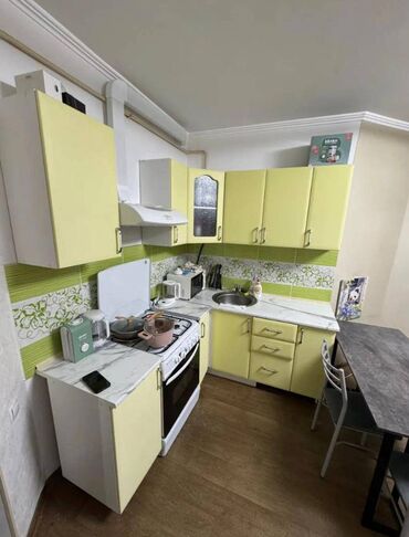 сдаю квартиру в джалал абаде: 2 комнаты, 46 м², Элитка, 4 этаж, Евроремонт