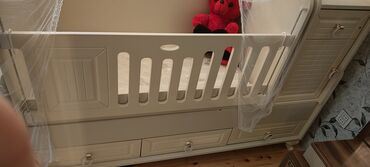 Beşiklər: Oğlan və qız üçün, Dördbucaq, Beşik, Dəstsiz, Matras ilə, Yellənmə mexanizmsiz — 9