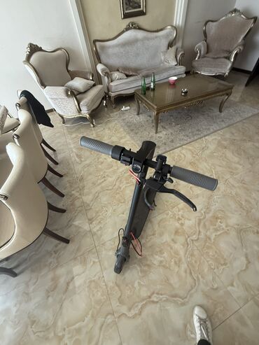 Velosiped ehtiyyat hissələri: İşlənmiş Elektrik samokat 10", 351 - 500 Vt, 26 - 35 km/s, Ünvandan götürmə