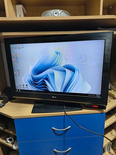 Desktop računari i radne stanice: Desktop računar – Biostar/Intel, Sapphire grafika Specifikacije: - — 8