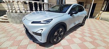 авто полироль: Автомобиль Deepal S05 (электрический) в серебристом цвете. Пробег — 3