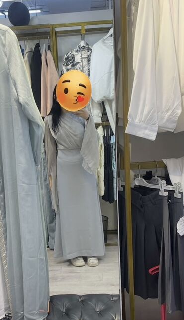 вечерние платья коричневого цвета: Платье в восточном стиле, светло‑серого оттенка. Особенности: -