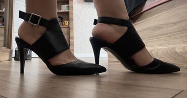 Женская обувь: Размер: 40, цвет - Черный, Б/у