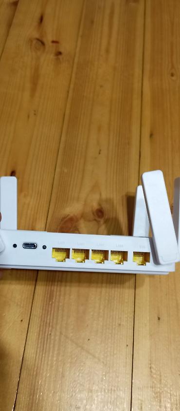 azercell modem satilir: Wifi ruter, ruter. 4 çıxışlı, yeni, qutuda. Kompakt ölçüdə. Ölçüləri — 7