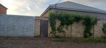 qobuda satilan heyet evleri: 3 otaqlı, 110 kv. m, Yeni təmirli