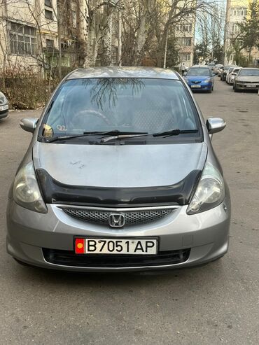 Honda: Honda Fit: 2004 г., 1.3 л, Вариатор, Бензин, Седан