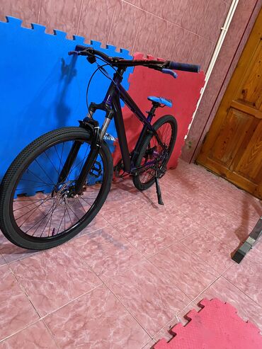 BMX velosipedlər: Salam. Ram - alminumdur Tormuz- TANKE Hidrolik əyləclər. Yağ — 17