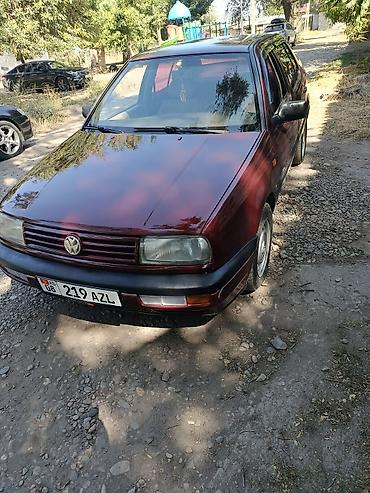 2 моно: Volkswagen Vento: 1992 г., 1.8 л, Механика, Бензин, Седан — 1