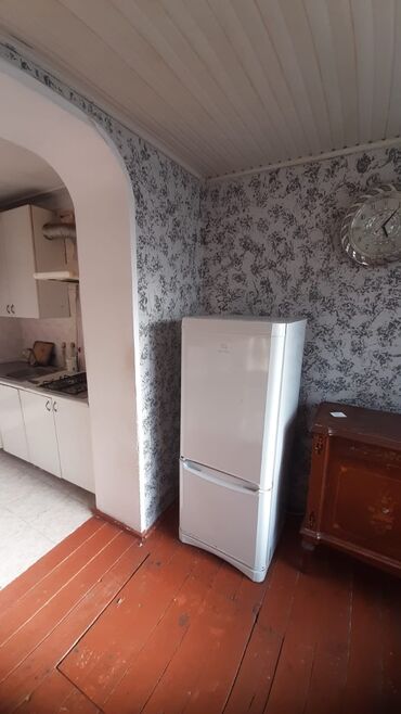 Uzunmüddətli kirayə mənzillər: Bileceride ploşada yaxin 300 nömreli mektebe yaxin 5/1 mertebesinde 2 — 2