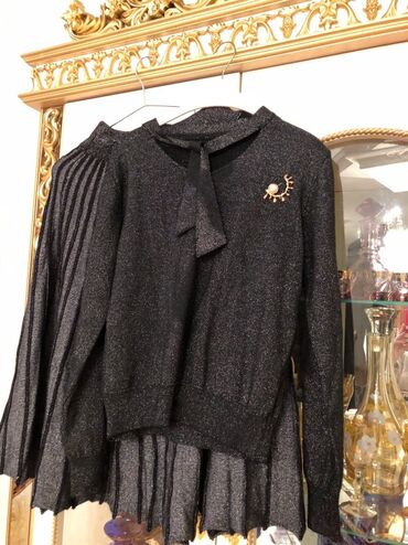 Köynək və bluzalar: Qadın köynəyi – düyməli - Ölçü: 36 (etiketdə “6m 36 razmer” qeyd — 12