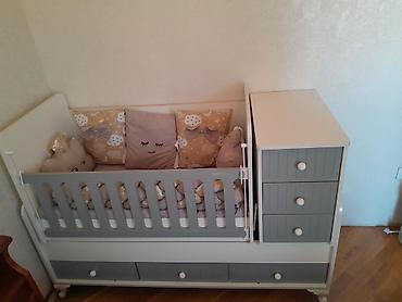 Детская мебель: Uşaq beşiyi-komod dəsti - Rəng: ağ + boz - Material: laminat/MDFlam — 2