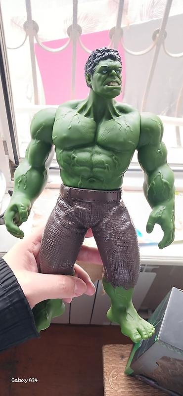 kinder joy one piece: Hulk 30 sm əli başı fırlanan figur satılır — 2