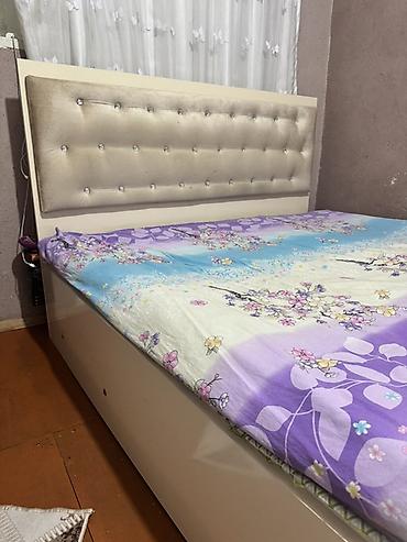 Çarpayılar: Mebel növü: iki nəfərlik çarpayı Təsvir: - Ölçü: təxmini 160x200 sm — 3