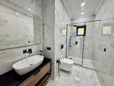 230: 📍 ул. Темирова 🔘6-комнатная 🔘Этажи 2 🔘230м² Продажа нового — 8
