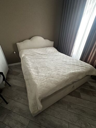 размер двуспального одеяла: Спальный гарнитур, Двуспальная кровать, Матрас, цвет - Бежевый, Б/у