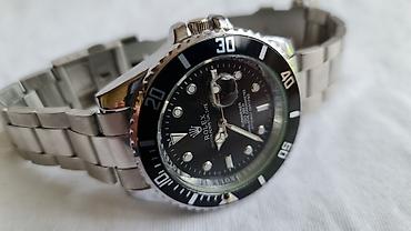 mona kais: Čelični ručni sat sa dizajnom inspirisanim Rolex Submariner modelom — 2