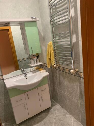 Köhnə tikili: Bakı, 3 otaqlı, Köhnə tikili, m. Gənclik, 140 kv. m — 2